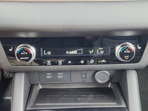 New 2025 Mitsubishi Outlander SE image 14