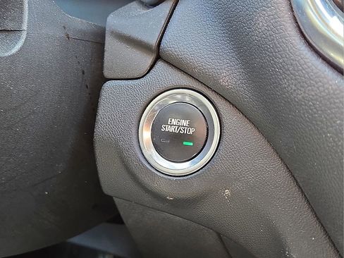 Used 2022 Chevrolet Equinox LT image 31