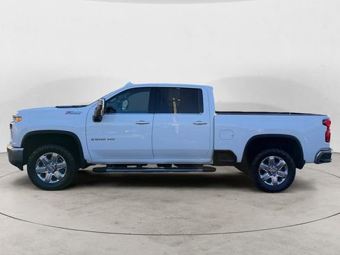 Used 2022 Chevrolet Silverado 2500 LTZ AWD/4WD image 2