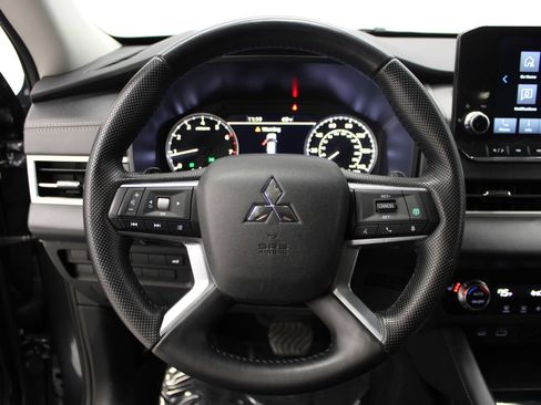Used 2024 Mitsubishi Outlander SE image 21