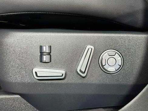 Used 2025 Lincoln Nautilus Reserve AWD/4WD image 21