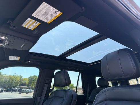 Used 2025 Lincoln Navigator Reserve w/ Jet Appearance Package AWD/4WD image 13