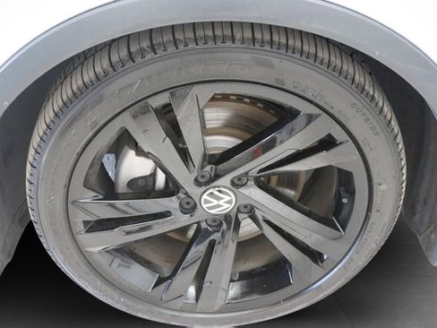 Used 2023 Volkswagen Tiguan SE R-Line FWD image 25