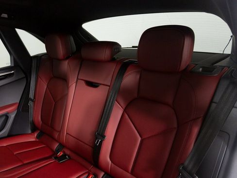 New 2026 Porsche Macan image 34
