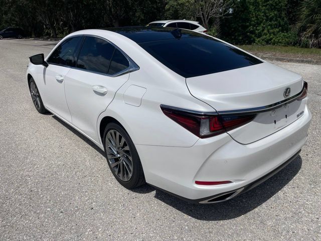 Used 2025 Lexus ES 350 w/ Technology Package FWD image 4
