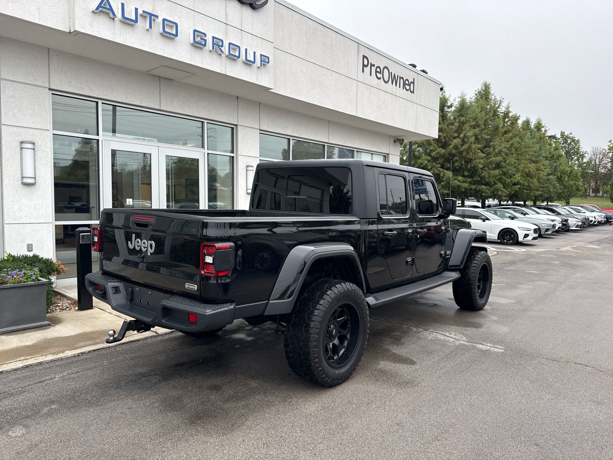 Used 2021 Jeep Gladiator Overland w/ Popular Equipment Package AWD/4WD image 3