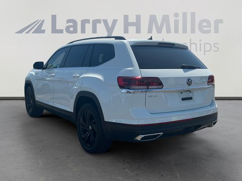 Used 2023 Volkswagen Atlas SE w/ Panoramic Sunroof Package FWD image 3