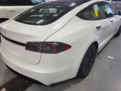 Used 2022 Tesla Model S AWD/4WD image 10
