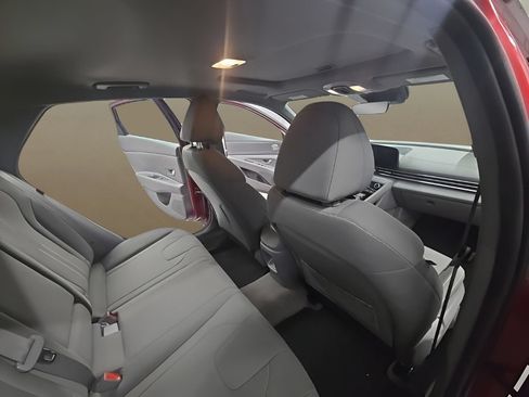 Used 2025 Hyundai Elantra SEL FWD image 22