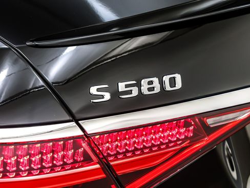 Certified 2023 Mercedes-Benz S 580 4MATIC Sedan image 11