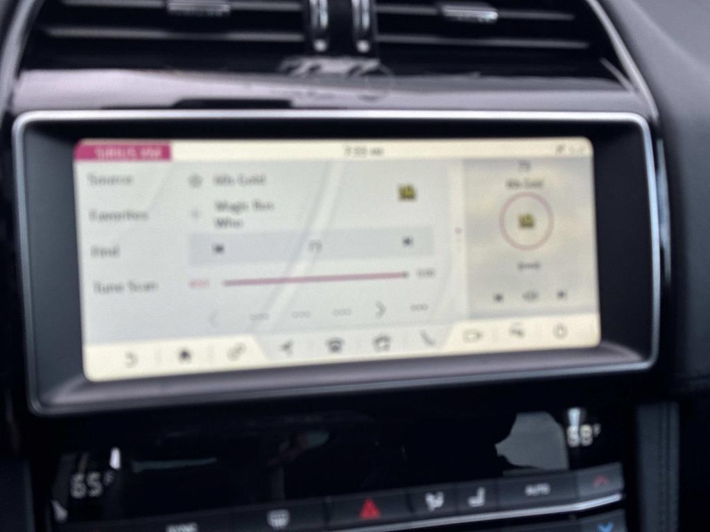 Certified 2020 Jaguar F-PACE Prestige AWD/4WD image 23