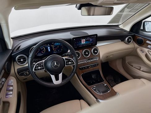 Used 2022 Mercedes-Benz GLC 300 4MATIC image 24