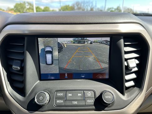 Used 2018 GMC Acadia Denali w/ Technology Package AWD/4WD image 17