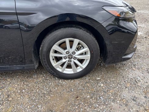 Used 2025 Toyota Camry LE image 29