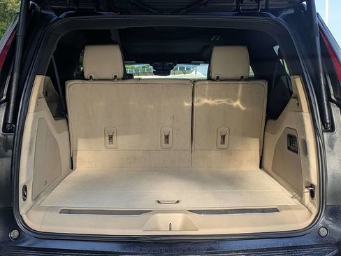 Certified 2023 Cadillac Escalade ESV Premium Luxury AWD/4WD image 12