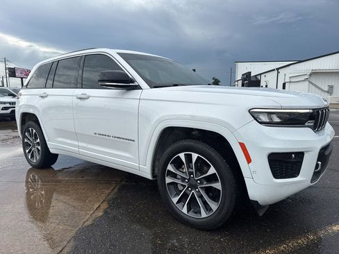 Used 2023 Jeep Grand Cherokee Overland w/ Adv Protech Group III RWD image 7
