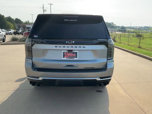 New 2025 Chevrolet Suburban Premier image 8