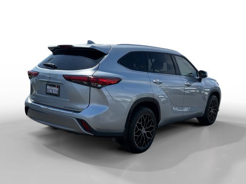 Used 2021 Toyota Highlander Platinum AWD/4WD image 5