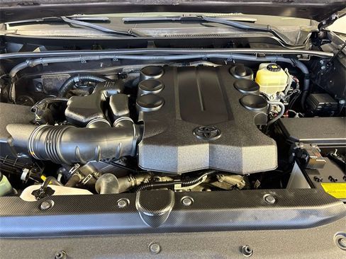 Used 2021 Toyota 4Runner Limited image 23