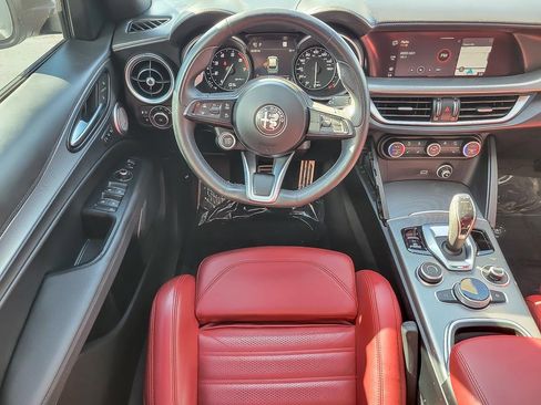 Used 2022 Alfa Romeo Stelvio Veloce image 13