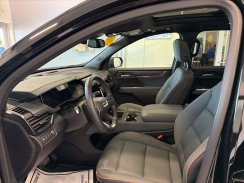 Used 2025 GMC Acadia AT4 w/ Luxury Package AWD/4WD image 14