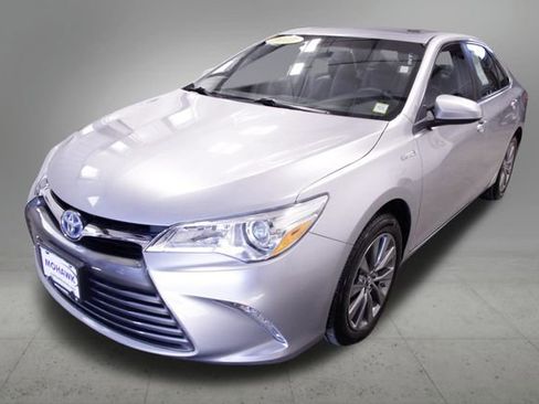 Used 2017 Toyota Camry XLE w/ Moonroof Package image 1