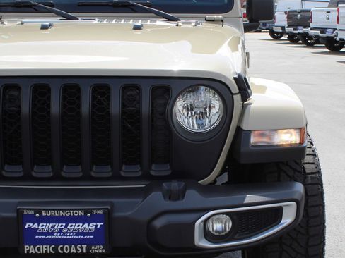 Used 2022 Jeep Gladiator Overland w/ Popular Equipment Package AWD/4WD image 9