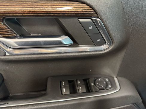 Used 2023 GMC Sierra 1500 SLE image 16