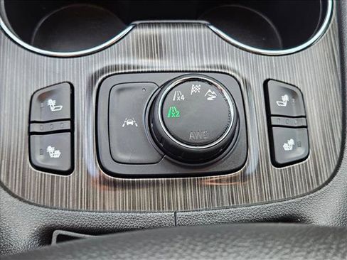 Used 2023 GMC Acadia SLT AWD/4WD image 9