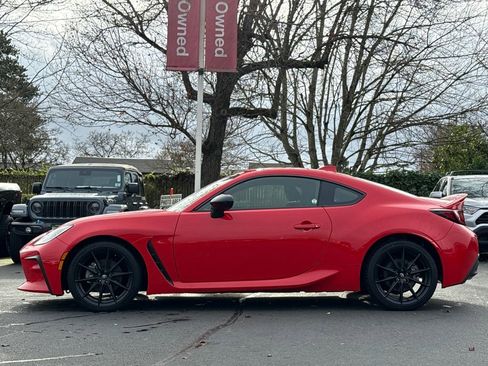 Certified 2023 Toyota GR86 Premium image 2