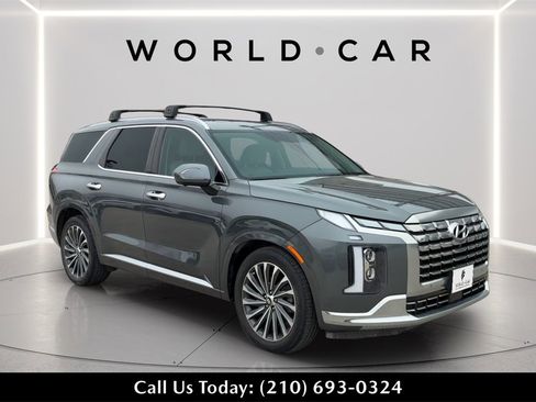 Used 2024 Hyundai Palisade Calligraphy image 2