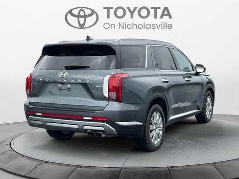Used 2023 Hyundai Palisade SEL AWD/4WD image 6