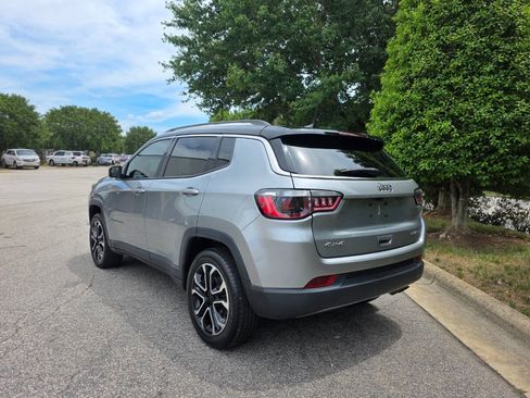 Used 2022 Jeep Compass Limited AWD/4WD image 3