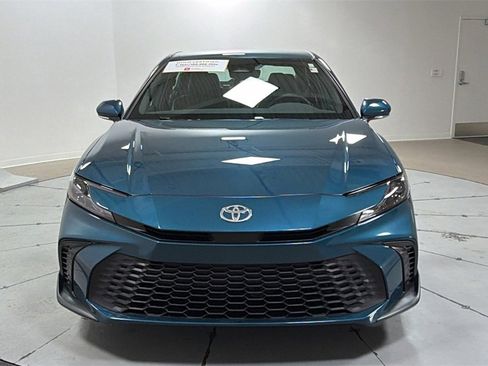 Certified 2025 Toyota Camry SE image 2