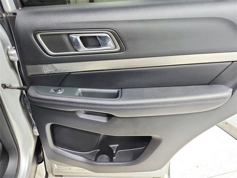 Used 2018 Ford Explorer XLT w/ Equipment Group 202A image 43