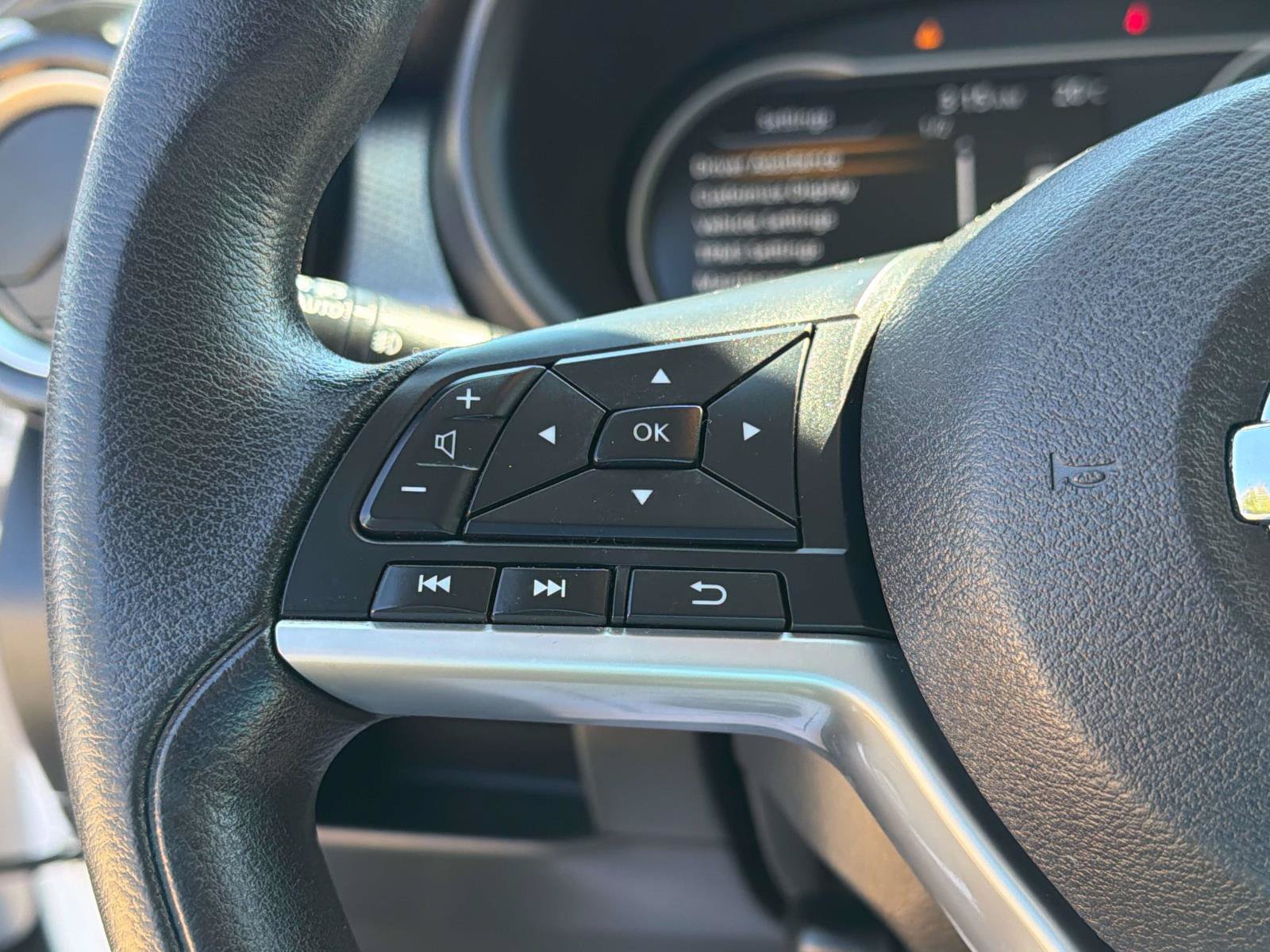 Used 2019 Nissan Kicks S FWD image 32