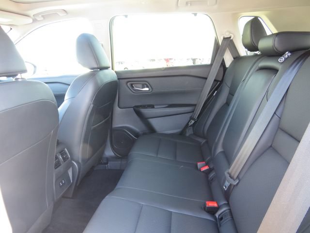 Used 2024 Nissan Rogue SV w/ SV Premium Package FWD image 13