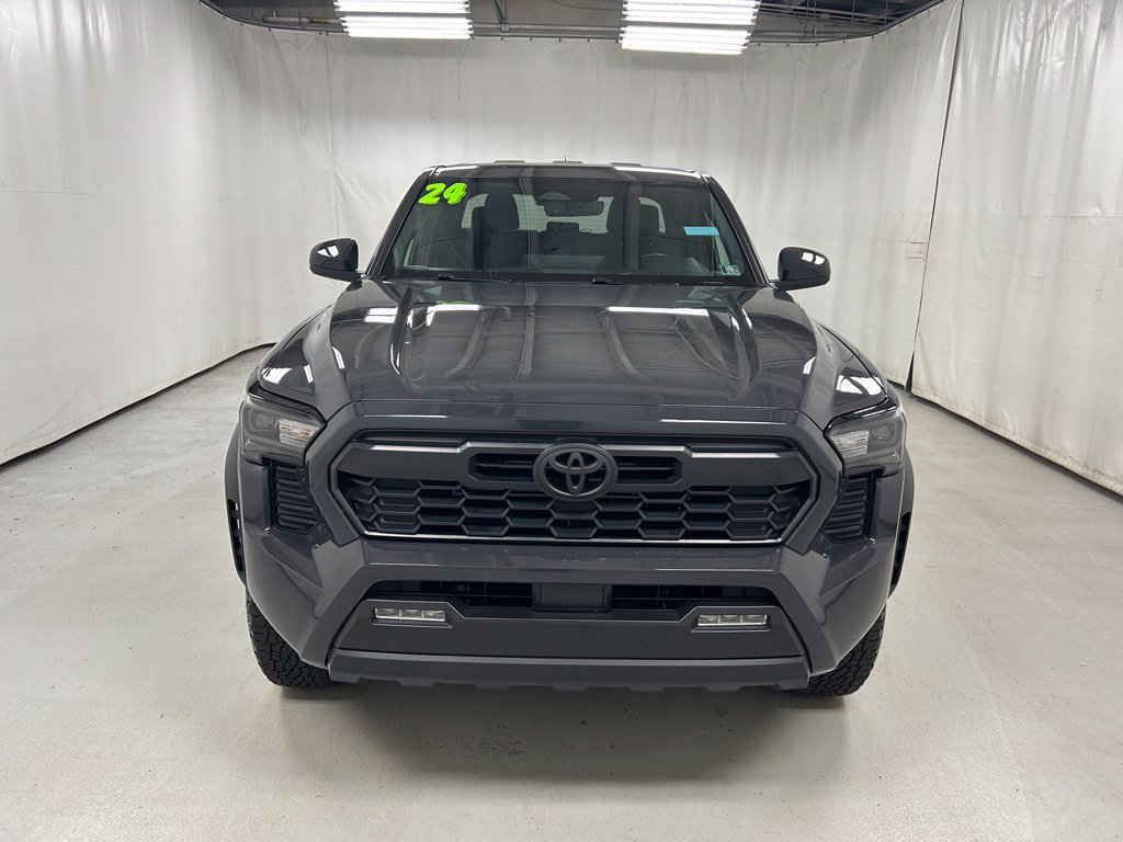 Used 2024 Toyota Tacoma TRD Off-Road AWD/4WD image 3