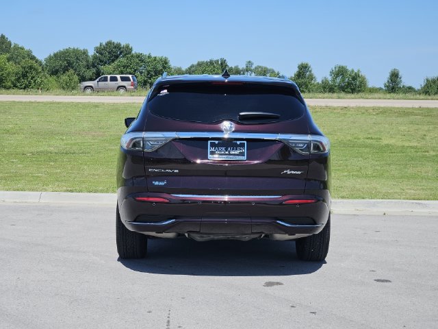 Used 2023 Buick Enclave Avenir w/ Avenir Technology Package FWD image 6