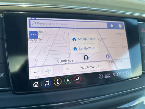 Used 2021 Buick Enclave Premium w/ Sun and Sites Package image 18