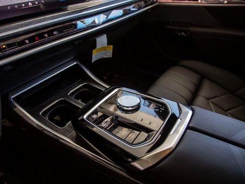 Used 2025 BMW 760i xDrive w/ Executive Package image 20