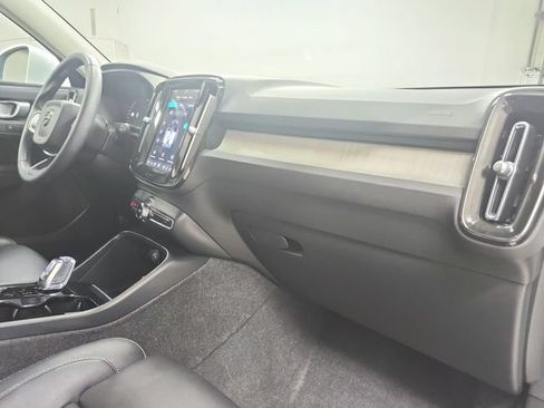 Used 2024 Volvo XC40 B5 Plus AWD/4WD image 42
