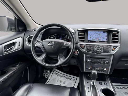 Used 2020 Nissan Pathfinder SL FWD image 17
