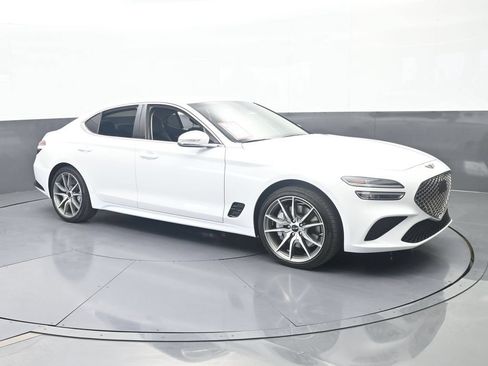 Used 2025 Genesis G70 2.5T RWD image 8