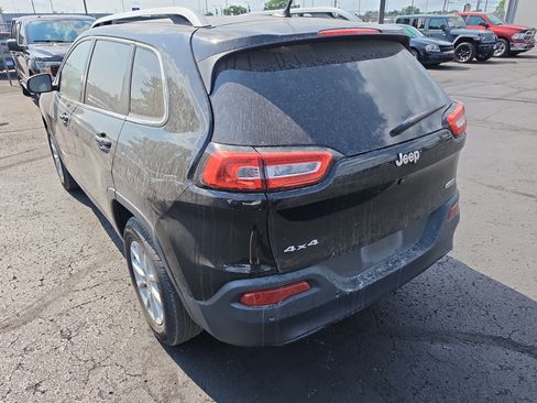 Used 2018 Jeep Cherokee Latitude w/ Safety Group AWD/4WD image 5