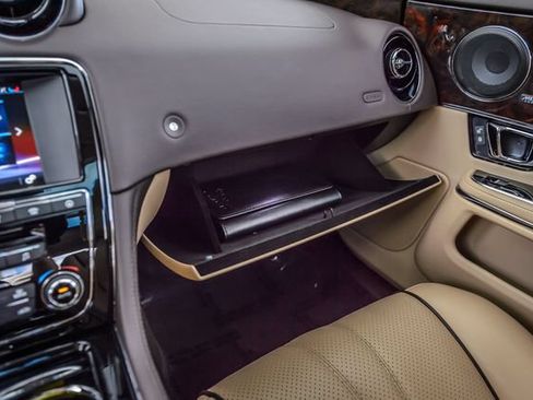 Used 2016 Jaguar XJ R-Sport RWD image 48
