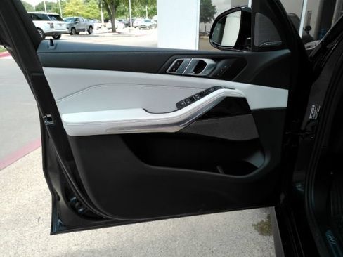 Used 2025 BMW X5 sDrive40i w/ M Sport Package RWD image 16