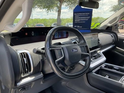 Used 2025 Ford Expedition Max Platinum AWD/4WD image 6