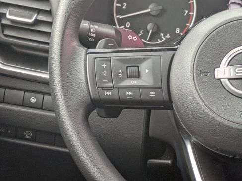 Used 2023 Nissan Rogue SV image 13