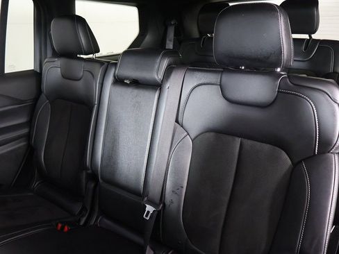 Used 2023 Jeep Grand Cherokee L Laredo image 32